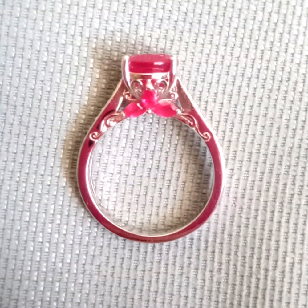 NIASSA RUBY, WHITE ZIRCON RING - Picture 2 of 10